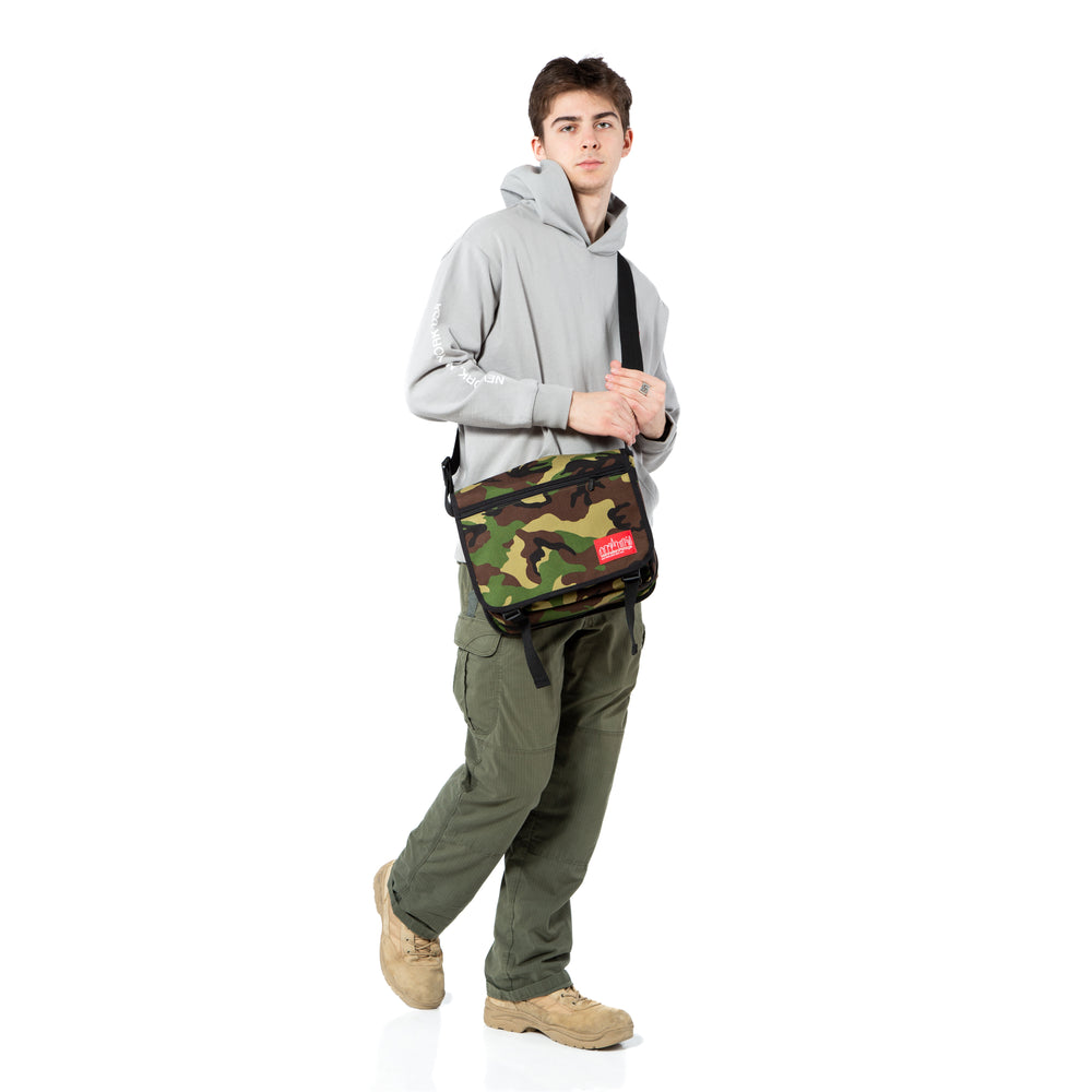 Europa (SM) With Back Zipper and Compartments