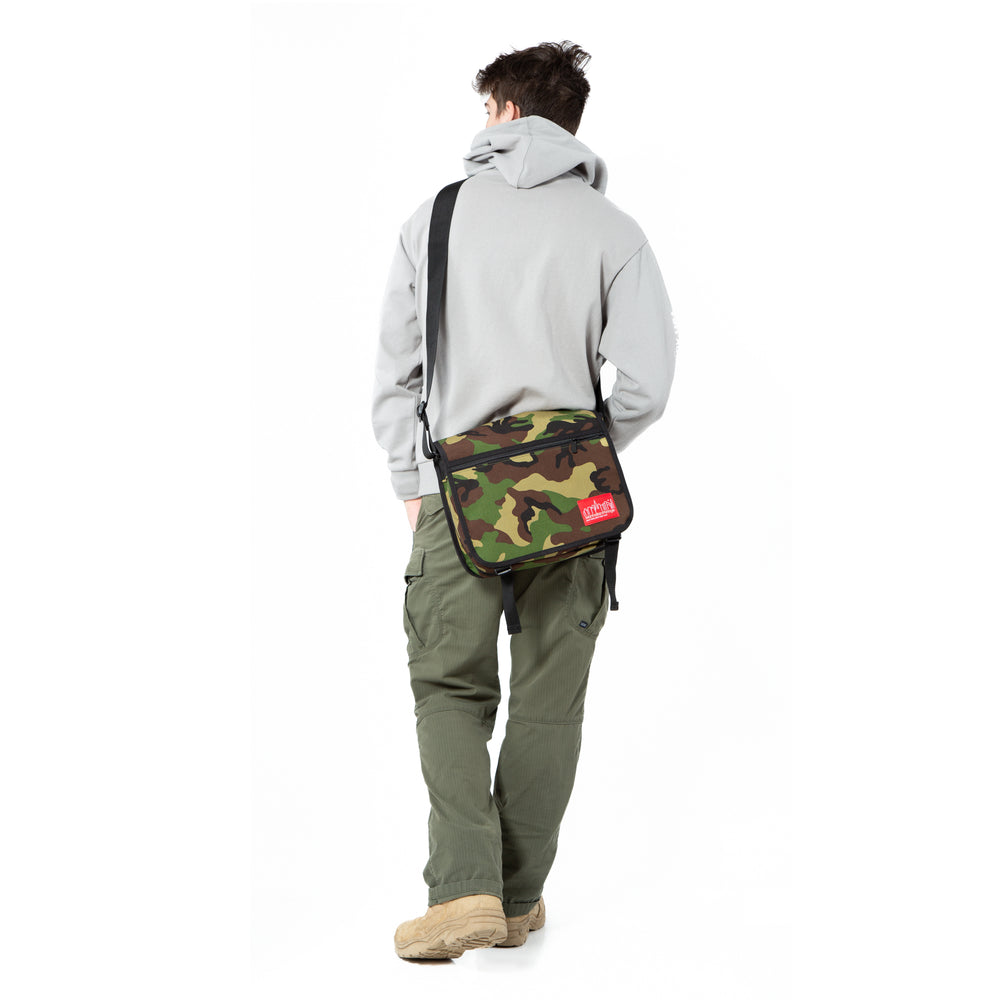 Europa (SM) With Back Zipper and Compartments
