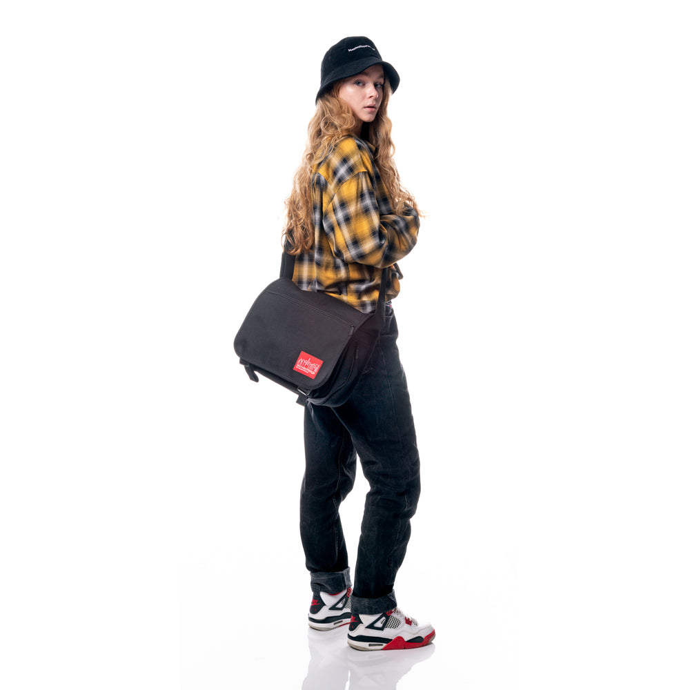 Europa (SM) With Back Zipper and Compartments