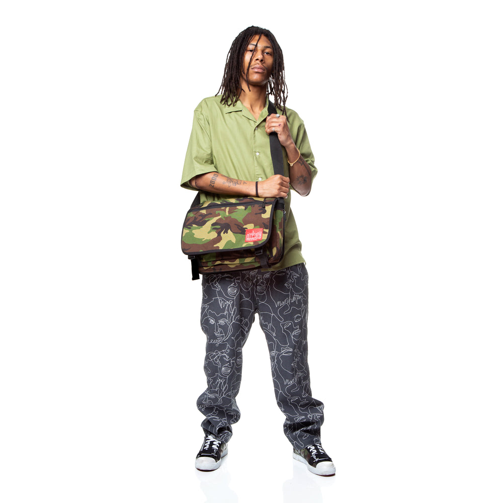 Europa (MD) With Back Zipper and Compartments