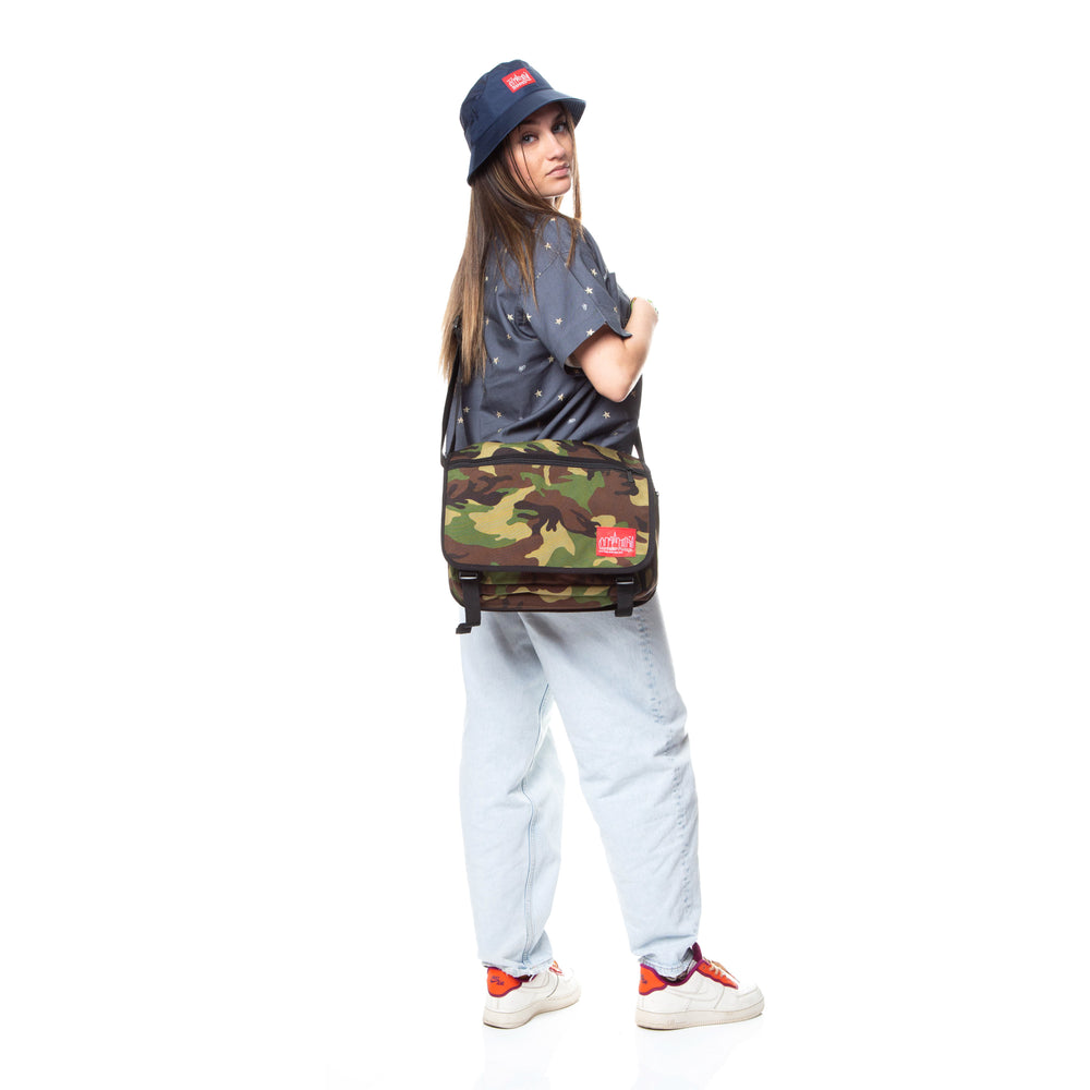 Europa (MD) With Back Zipper and Compartments